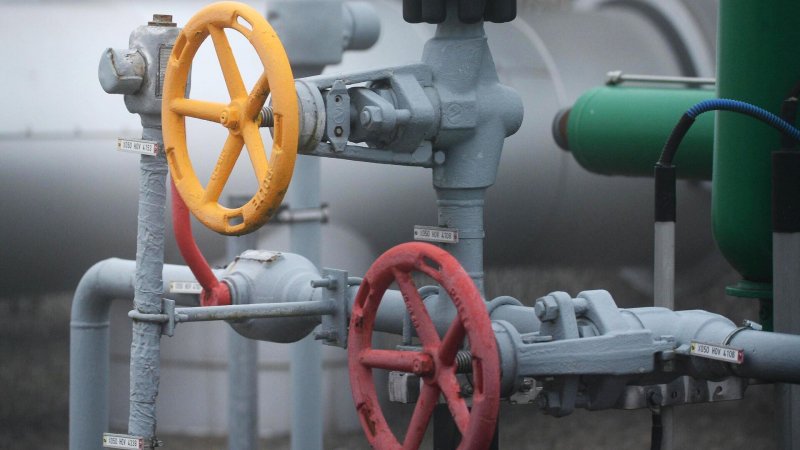 Цены на газ в Европе упали ниже 800 долларов за тысячу кубометров