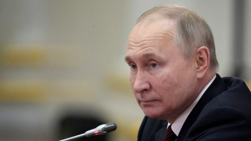 Путин поручил утвердить стратегию развития беспилотной авиации
