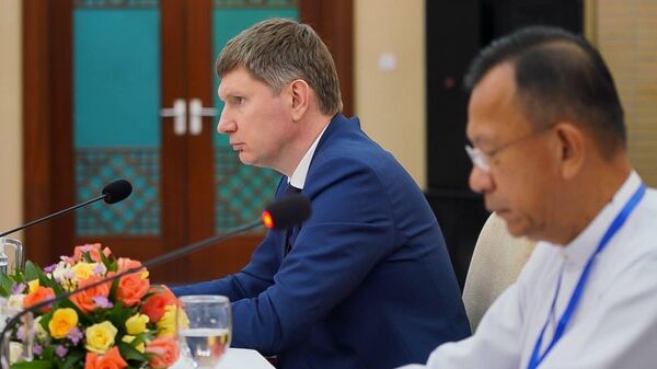 Россия работает с Мьянмой над созданием условий для приема карт "Мир"