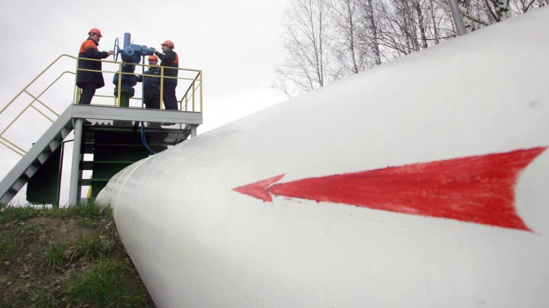 Власти России поддержат транзит казахстанской нефти по "Дружбе" в Германию