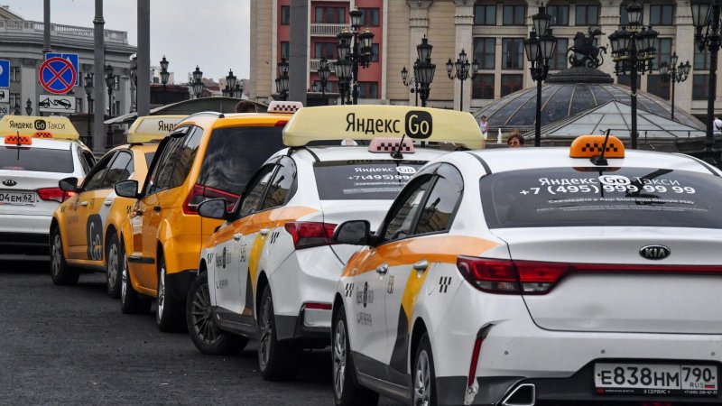 Аналитики рассказали о тенденциях на рынках такси и каршеринга в России