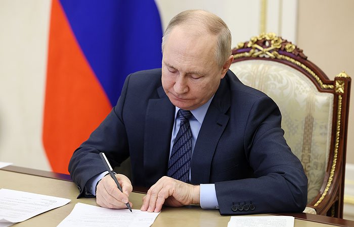 Путин подписал указ о дополнительных социальных гарантиях военнослужащим
